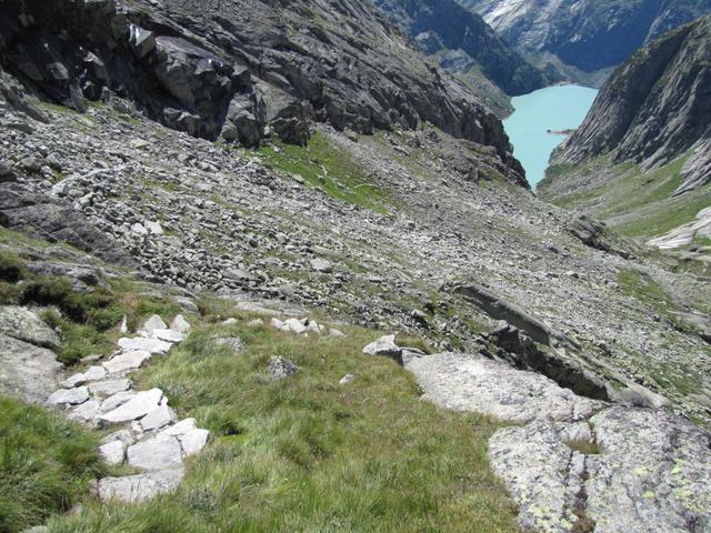 den gleichen Weg wie wir gekommen sind, geht es nun wieder abwärts