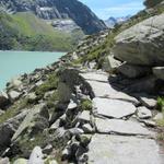 wir wandern nun auf dem Westseitigen Seeuferweg zur Bergstation der Gelmerbahn