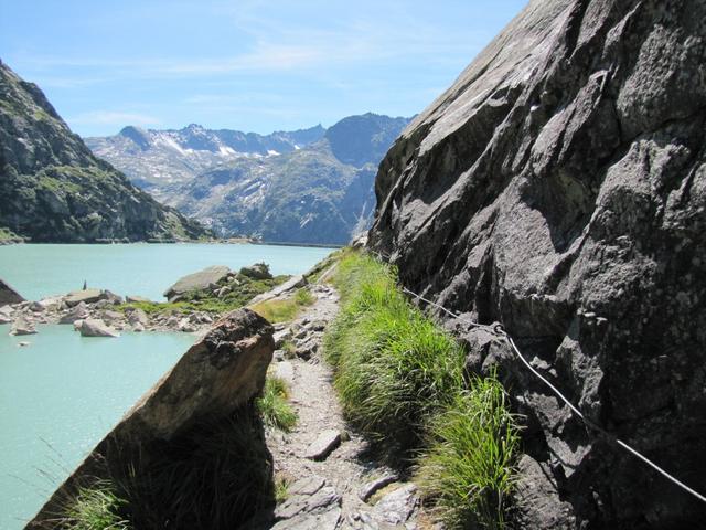 wir befinden uns weiterhin auf dem Westuferweg Richtung Staumauer