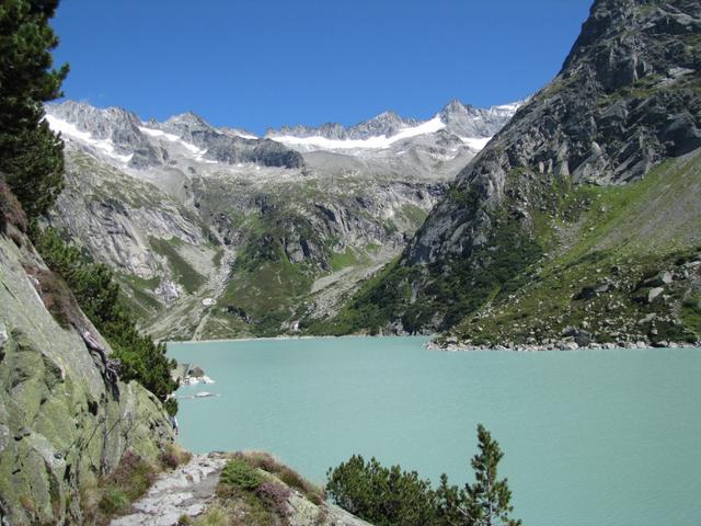 Blick zurück über den Gelmersee Richtung Gelmergletscher mit Hintere Gelmerhörner