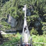 bei der Talstation der Gelmerbahn, überquerten wir über eine neu erstellte Hängebrücke die tiefe Schlucht der Aare