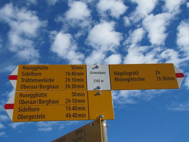 Wegweiser auf dem Grimselpass 2165 m.ü.M.