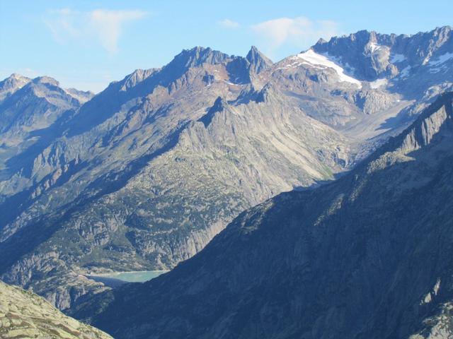 Blick zum Gelmersee und Gelmerhütte. Dort waren wir auch schon