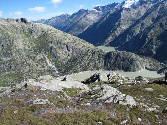 Tiefblick zum Grimsel- und Räterichsbodensee