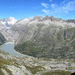 superschönes Breitbildfoto mit Blick zum Grimselstausee