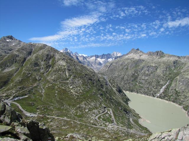 Finsteraarhorn, Grimselpassstrasse, Grimselstausee und Lauteraarhorn