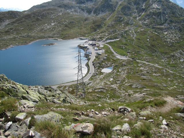 Tiefblick zur Grimselpasshöhe mit Totensee