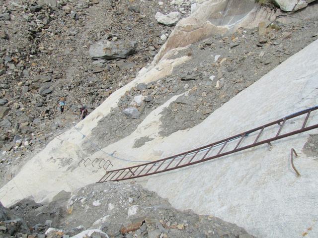 wegem dem Gletscherschwund muss hier über eine Leiter zum Gletscher runtersteigen