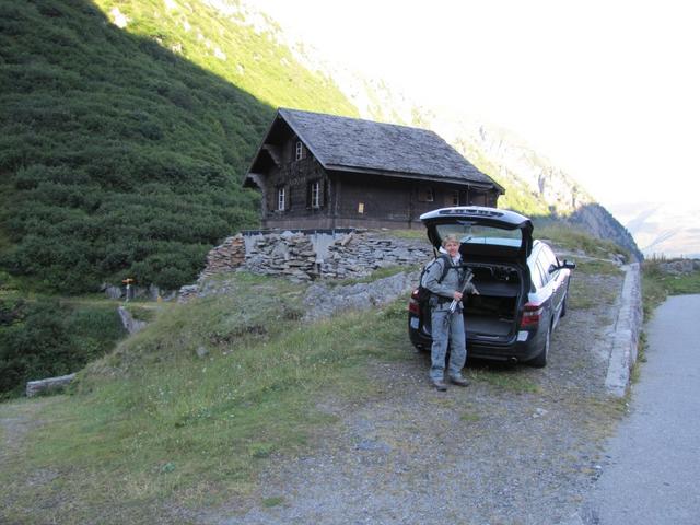 bei der Postautohaltestelle Ladstafel 1925 m.ü.M. direkt bei der Nufenenpassstrasse