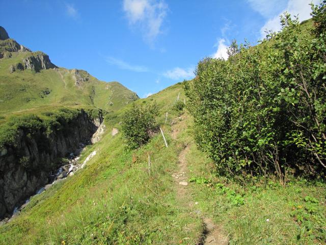 bei Mässmatte 1942 m.ü.M. der Weg führt nun in das Lengtal