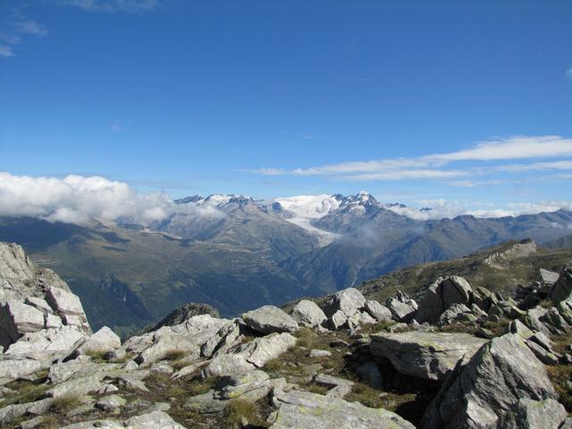 Aussicht bei Punkt 2729 m.ü.M. mit Blick zum Rhonegletscher und Galenstock