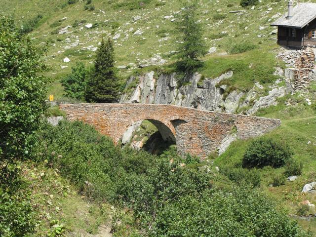 wir haben die alte Bogenbrücke über die Ägene erreicht