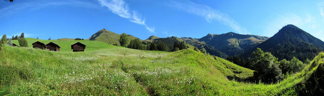 Breitbildfoto kurz nach Calfreisen mit Blick zum Montalin (links)