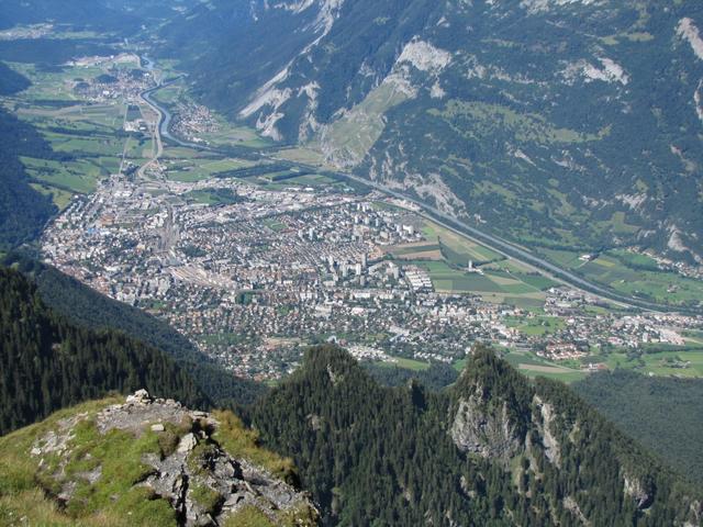 was für eine Aussicht auf Chur, das ca. 1700 Höhenmeter tiefer liegt!