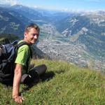 Franco vorne bei der Aussichtskanzel ist von der Aussicht begeistert