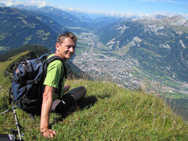 Franco vorne bei der Aussichtskanzel ist von der Aussicht begeistert