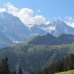 vor dem mächtigen Breithorn und Grosshorn, zeigt sich das Spitzhorn mit dem Tanzbödeli. Dort waren wir auch schon