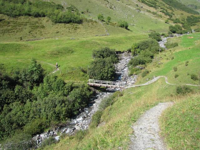 der Wanderweg führt über den Schiltbach