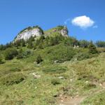 auf gutem Wege aber steil führt der Bergpfad nun aufwärts