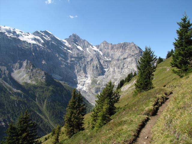 bei Punkt 2025 m.ü.M. auf dem Höhenweg ins Sefinental