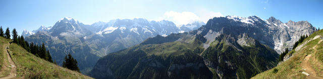 Breitbildfoto Sefinental. Links Eiger, Mönch und Jungfrau. Rechts Gspaltenhorn und Bütlasse