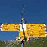 Wegweiser bei der Rotstockhütte 2039 m.ü.M.