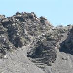 gut ersichtlich die gut gebaute Holztreppe