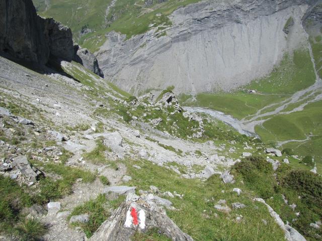 bei Punkt 1967 m.ü.M. führte uns der Weg nun steil abwärts nach Gamchi