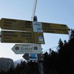 Wegweiser bei Bundsteg 1500 m.ü.M. unser nächstes Ziel die Bundalp