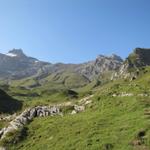 Blick zur Wildi Frau und dem Hohtürli. Die Blüemlisalphütte ist auch schon ersichtlich