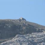 die Blüemlisalphütte herangezoomt. Viele Höhenmeter sind aber noch zu bewältigen, bevor wir vor der Hütte stehen können