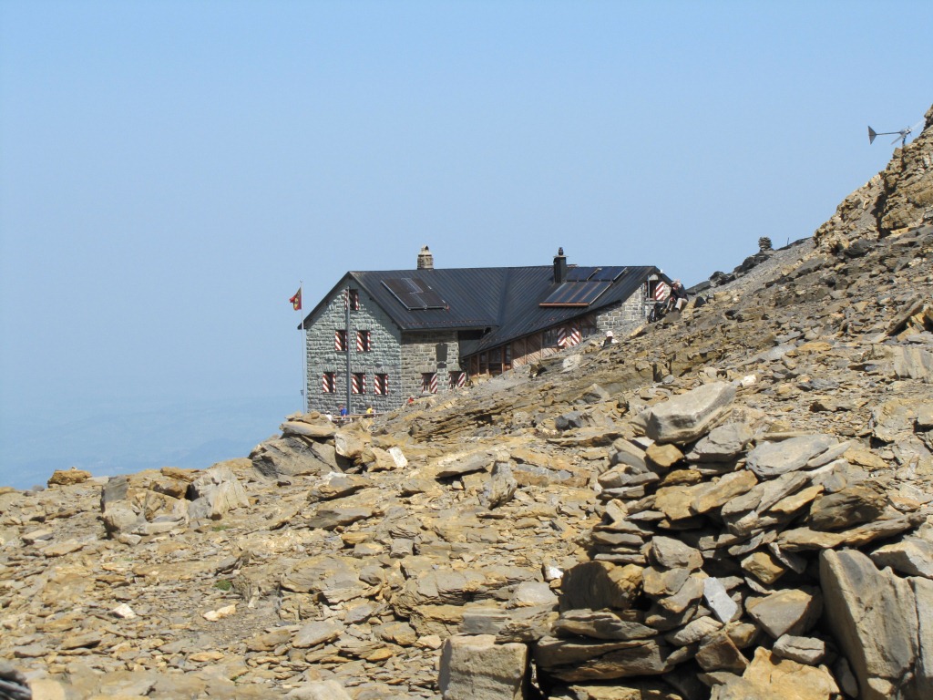 wir haben die Blüemlisalphütte hinter uns gelassen und laufen zum Blüemlisalpgletscher