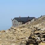 wir haben die Blüemlisalphütte hinter uns gelassen und laufen zum Blüemlisalpgletscher