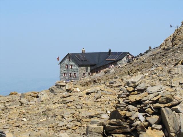 wir haben die Blüemlisalphütte hinter uns gelassen und laufen zum Blüemlisalpgletscher