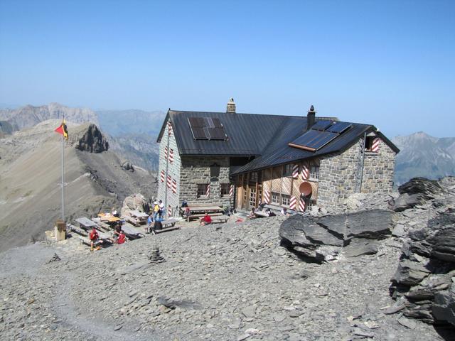 wir haben wieder die Blüemlisalphütte auf 2840 m.ü.M. erreicht