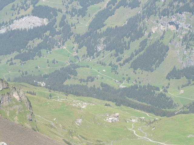 tief unter uns die Griesalp im Kiental