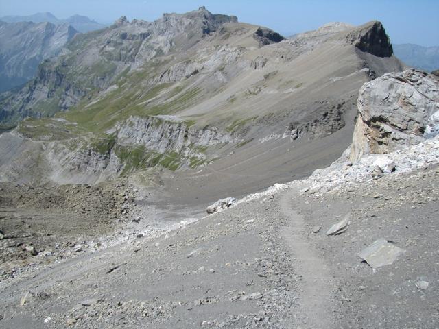 unser Weg führt uns nun alles abwärts zum Oeschinensee