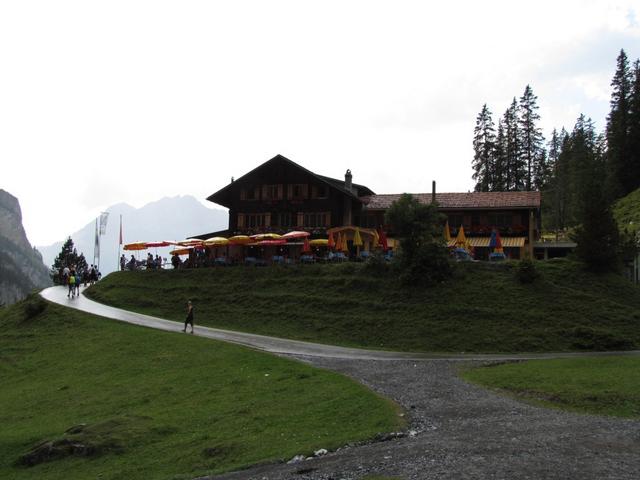 wir haben das sehr schöne Hotel-Restaurant Oeschinensee erreicht. Hier werden wir übernachten