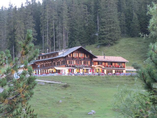 Blick zum Hotel Oeschinensee 1593 m.ü.M.