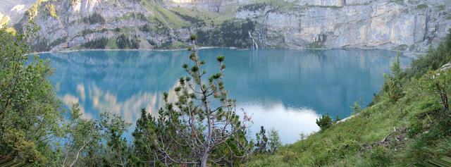 Breitbildfoto vom Oeschinensee