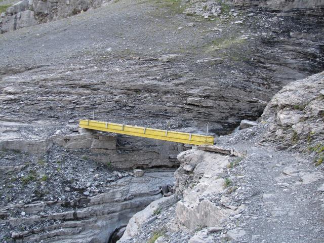 kurz vor dem dritten Bach. Dieser wird vom Fründengletscher gespiessen