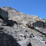 hinter dem Steinmann befindet sich die Fründenhütte