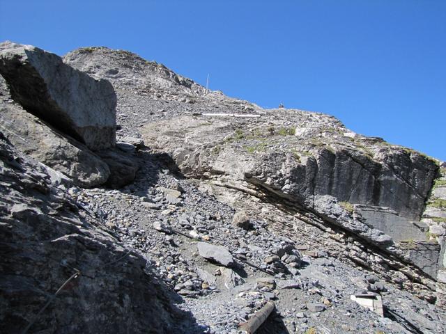 hinter dem Steinmann befindet sich die Fründenhütte