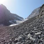 der Fründengletscher taucht am Horizont auf