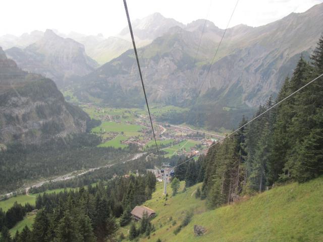 mit der Gondelbahn schweben wir abwärts nach Kandersteg