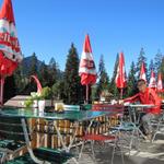 zuerst gibt's aber beim Berggasthaus auf der Terrasse ein Kaffee