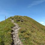 links vom Fürggli führt der Wanderweg auf den Jägglisch Horn