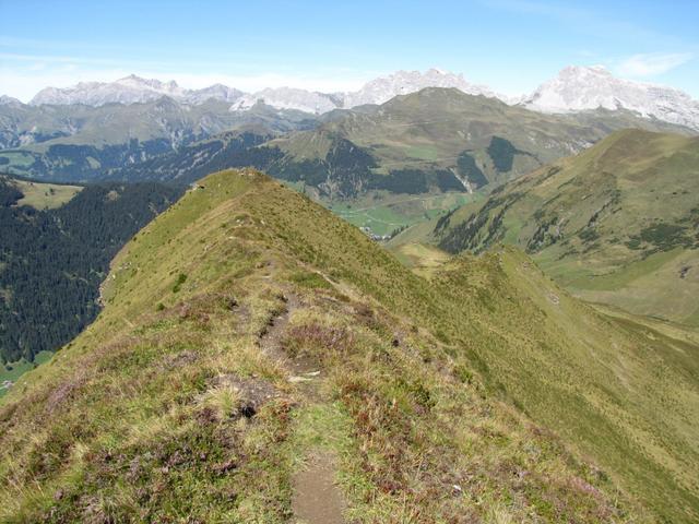 eine kurze aber schöne Gratwanderung über das Höhgretji bei Punkt 2253 m.ü.M.