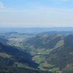 Blick ins Alptal und nach Einsiedeln