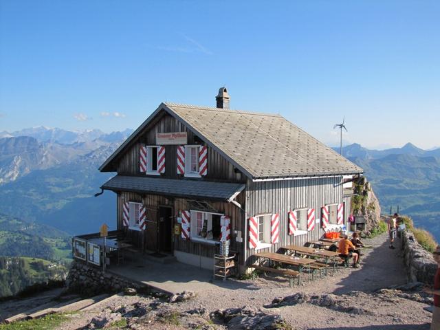 das Berggasthaus auf dem Grossen Mythen. Hier werden wir übernachten